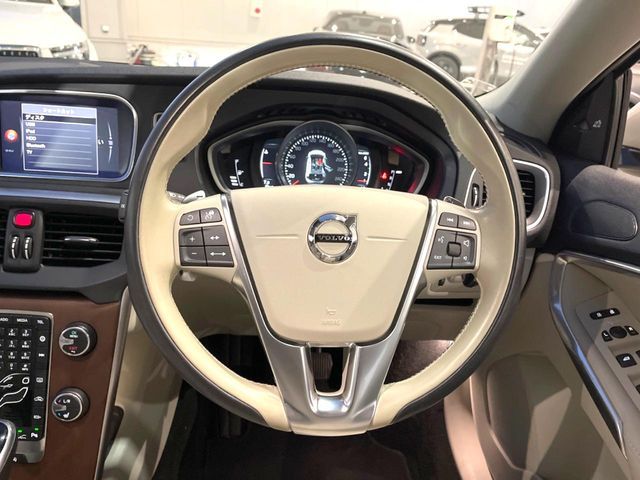 VOLVO VOLVO V40 2018