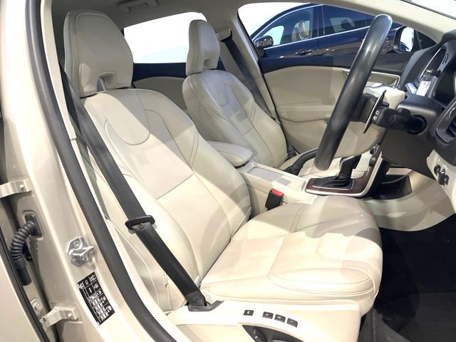 VOLVO VOLVO V40 2018