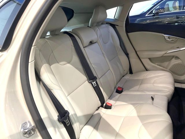 VOLVO VOLVO V40 2018