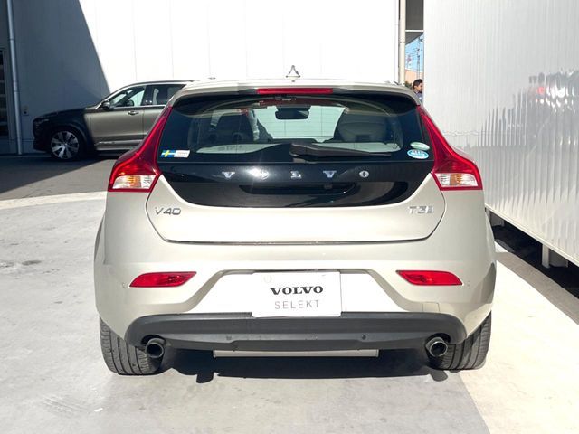 VOLVO VOLVO V40 2018