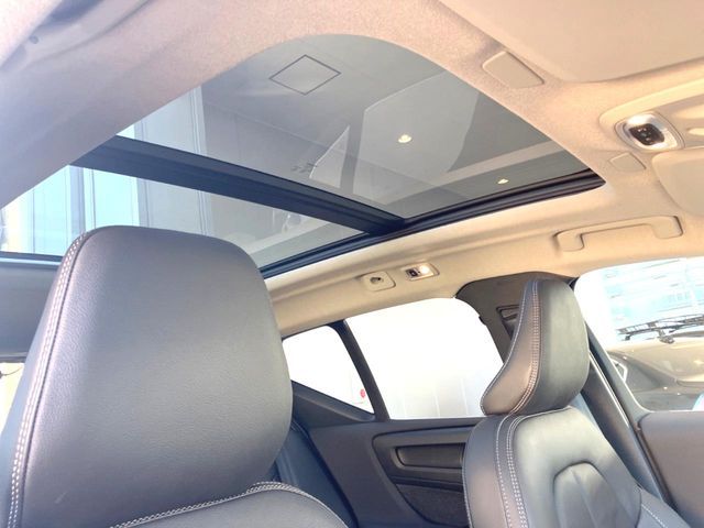 VOLVO VOLVO XC40 2022