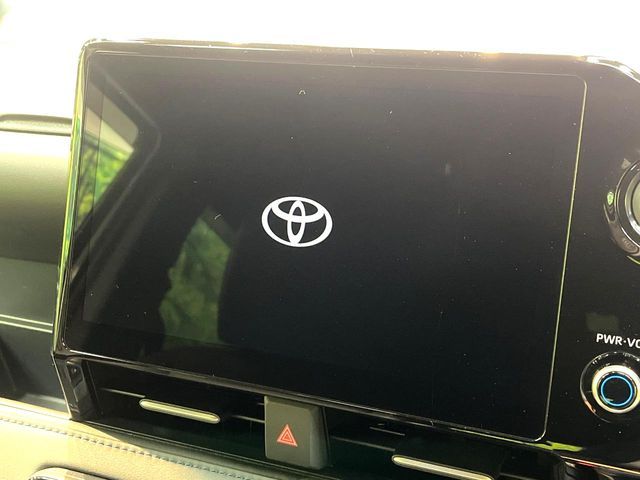 TOYOTA VOXY HYBRID 2025