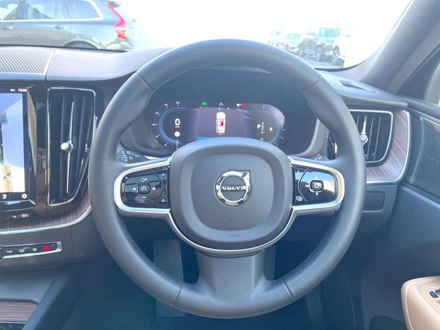 VOLVO VOLVO XC60 2023