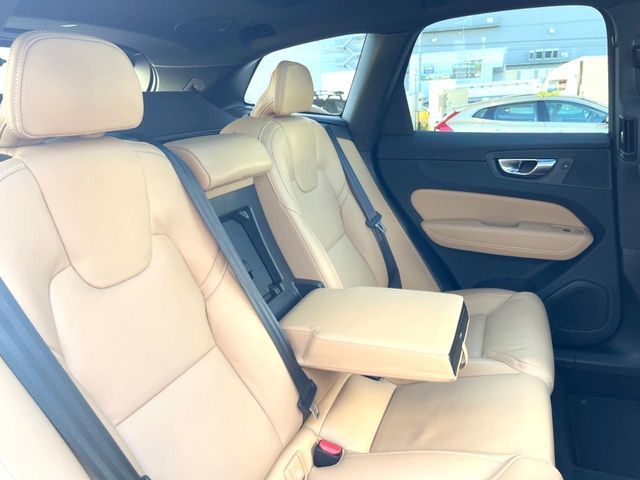 VOLVO VOLVO XC60 2023