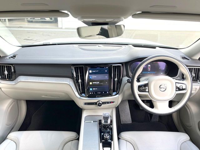 VOLVO VOLVO V60 2023