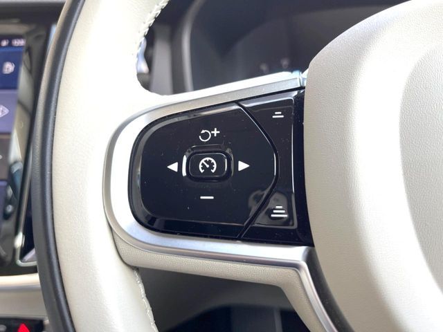 VOLVO VOLVO V60 2023