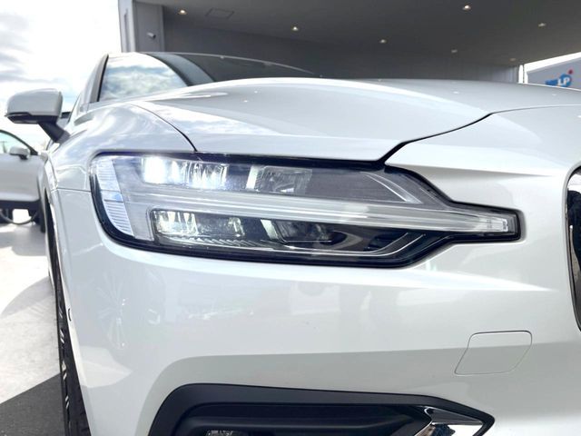 VOLVO VOLVO V60 2023