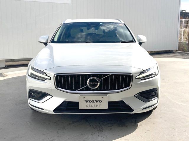 VOLVO VOLVO V60 2023