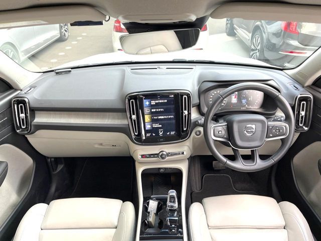 VOLVO VOLVO XC40 2018