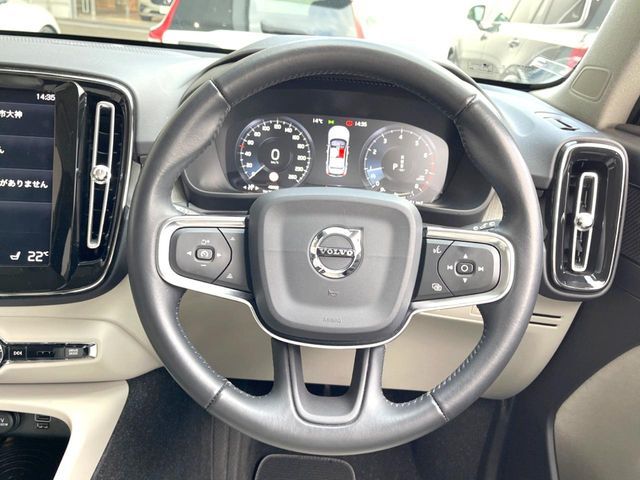 VOLVO VOLVO XC40 2018