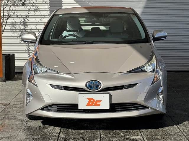 TOYOTA PRIUS 2017
