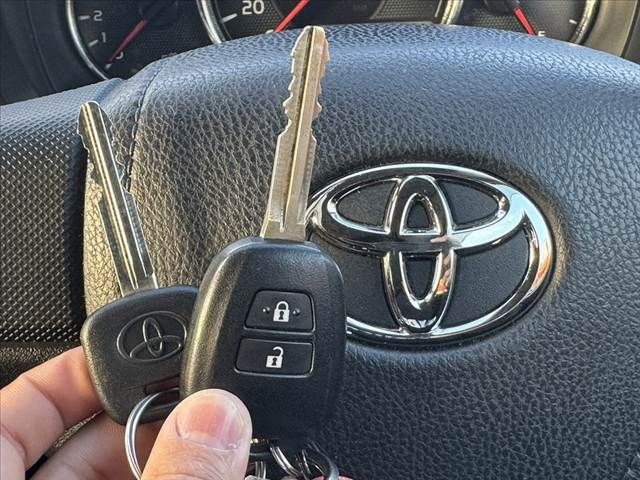 TOYOTA COROLLA FIELDER 2016