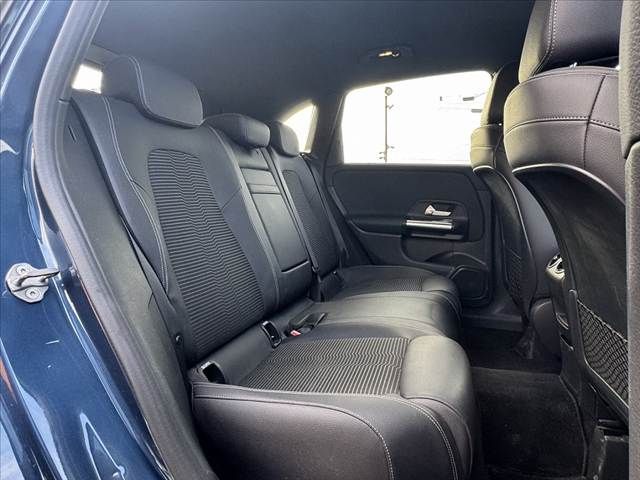 MERCEDES BENZ MERCEDES BENZ B class 2019