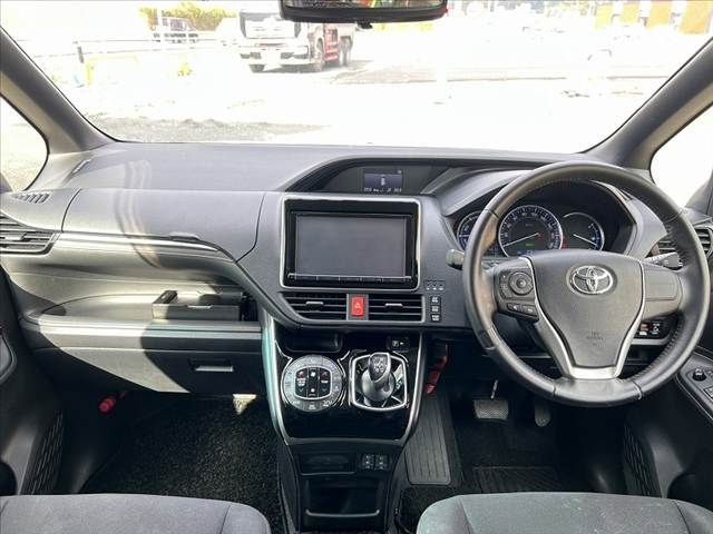 TOYOTA ESQUIRE HYBRID 2015