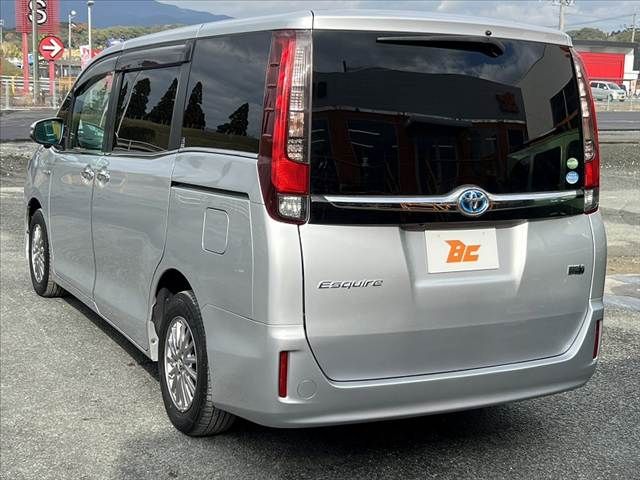 TOYOTA ESQUIRE HYBRID 2015