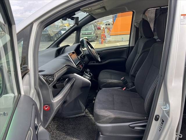 TOYOTA ESQUIRE HYBRID 2015