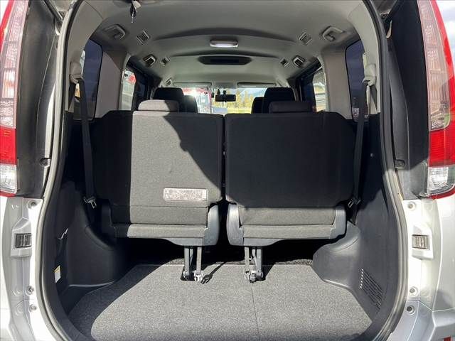 TOYOTA ESQUIRE HYBRID 2015