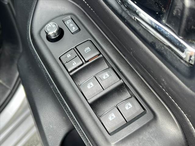 TOYOTA ESQUIRE HYBRID 2015