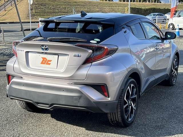 TOYOTA C-HR 2017