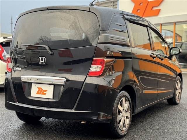 HONDA FREED Spike 2012