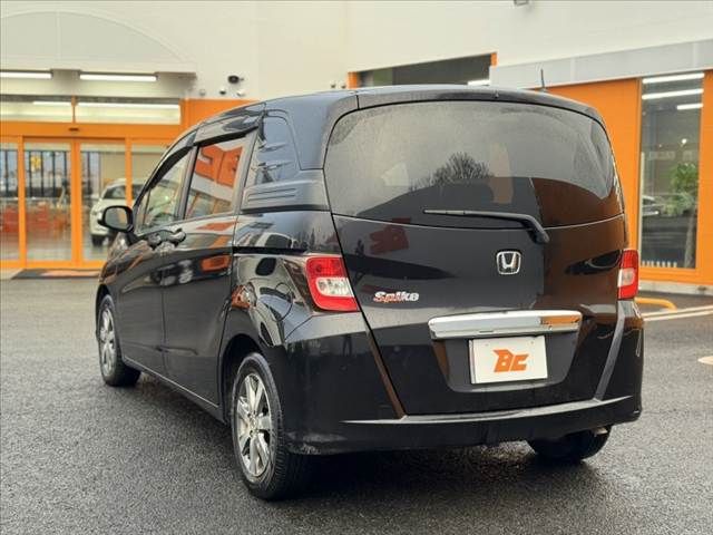 HONDA FREED Spike 2012