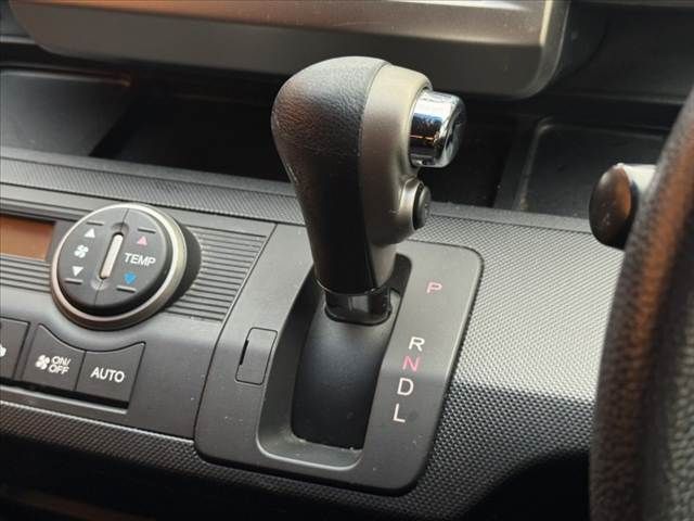 HONDA FREED Spike 2012