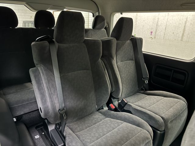 TOYOTA HIACE wagon 2025