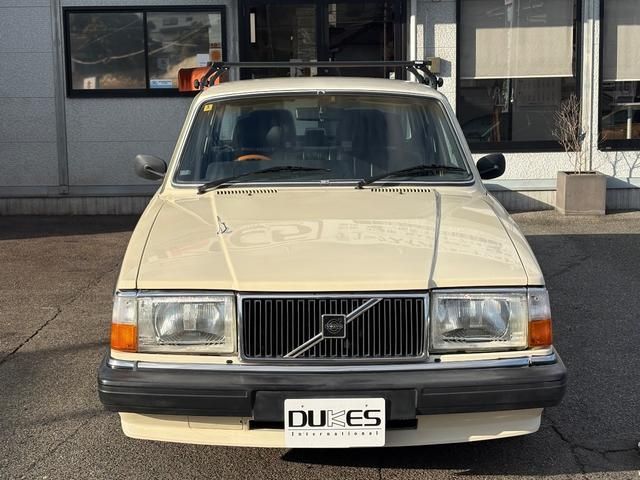 VOLVO VOLVO 240 sedan 1990