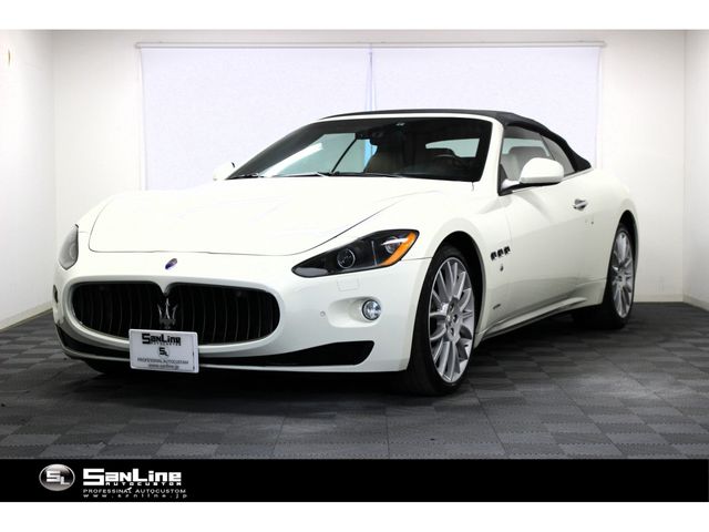 MASERATI MASERATI GRANCABRIO 2011