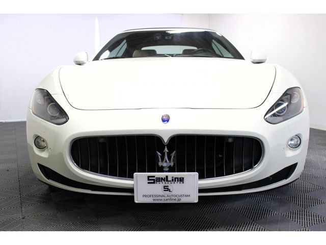 MASERATI MASERATI GRANCABRIO 2011