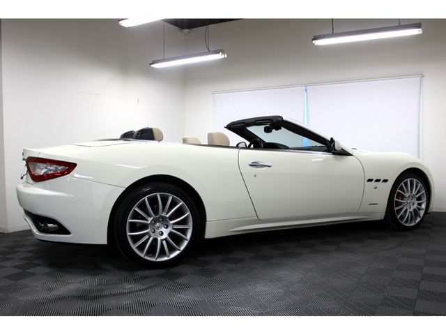MASERATI MASERATI GRANCABRIO 2011