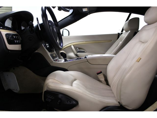 MASERATI MASERATI GRANCABRIO 2011