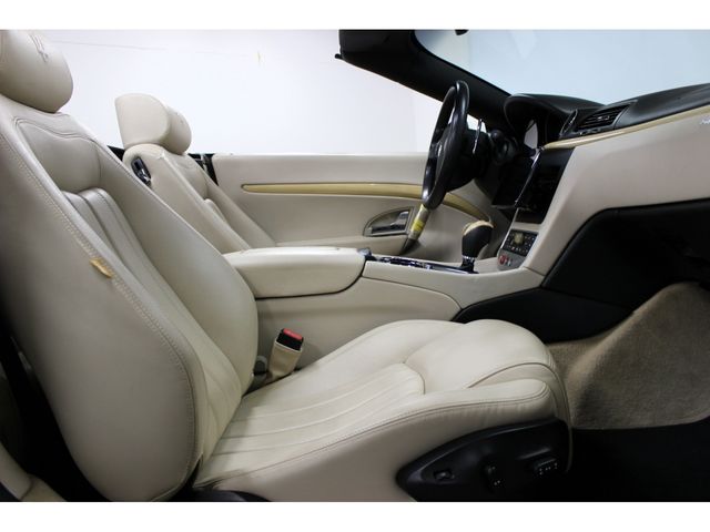 MASERATI MASERATI GRANCABRIO 2011