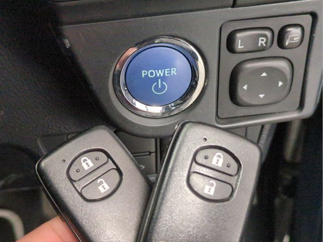 TOYOTA COROLLA FIELDER HYBRID 2017