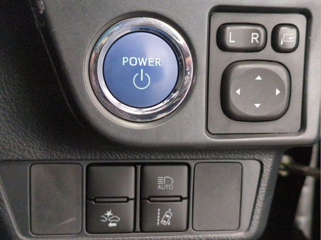 TOYOTA COROLLA FIELDER HYBRID 2017