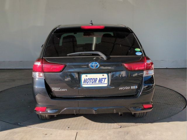 TOYOTA COROLLA FIELDER HYBRID 2017