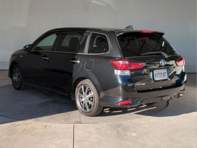 TOYOTA COROLLA FIELDER HYBRID 2017