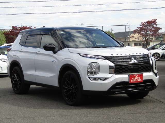 MITSUBISHI OUTLANDER 4WD 2023