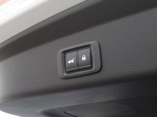 MITSUBISHI OUTLANDER 4WD 2023