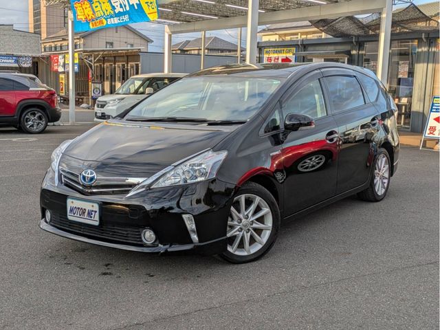 TOYOTA PRIUS Alpha 2013