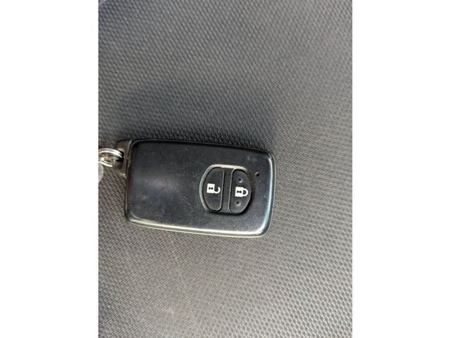 TOYOTA PRIUS Alpha 2013