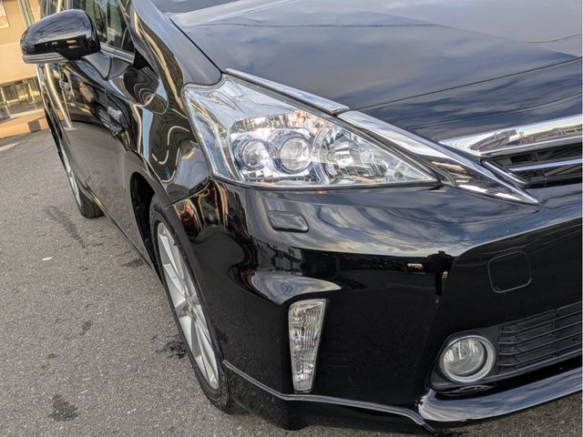 TOYOTA PRIUS Alpha 2013