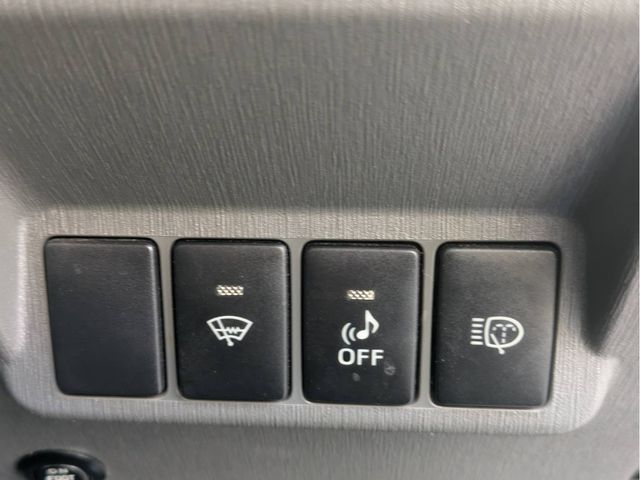 TOYOTA PRIUS Alpha 2013