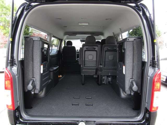 TOYOTA HIACE wagon 2025