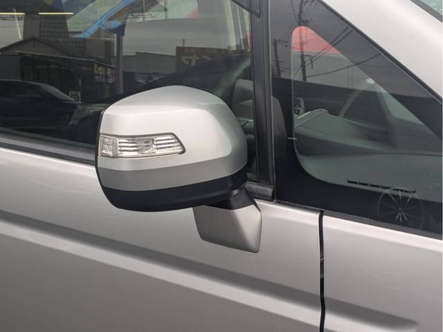 HONDA STEPWAGON 4WD 2012