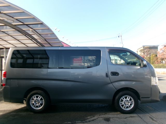 NISSAN NV350 CARAVAN 4WD 2017