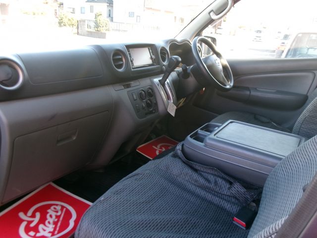 NISSAN NV350 CARAVAN 4WD 2017