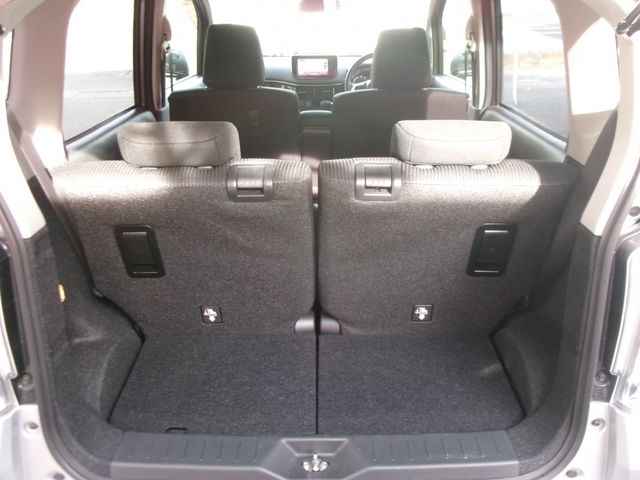 DAIHATSU MOVE CUSTOM 2018