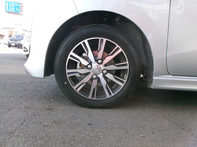 DAIHATSU MOVE CUSTOM 2018