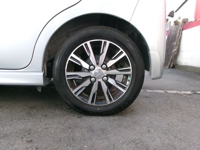 DAIHATSU MOVE CUSTOM 2018